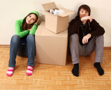 Safe packing of sofas, tables, and office furniture for transport